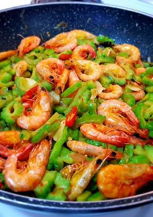 A picture of Tumis pare (stir fried bitter gourd).
