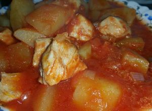 Foto principal de Pechuga de pollo en trozos con Tomate y patatas😋🍽