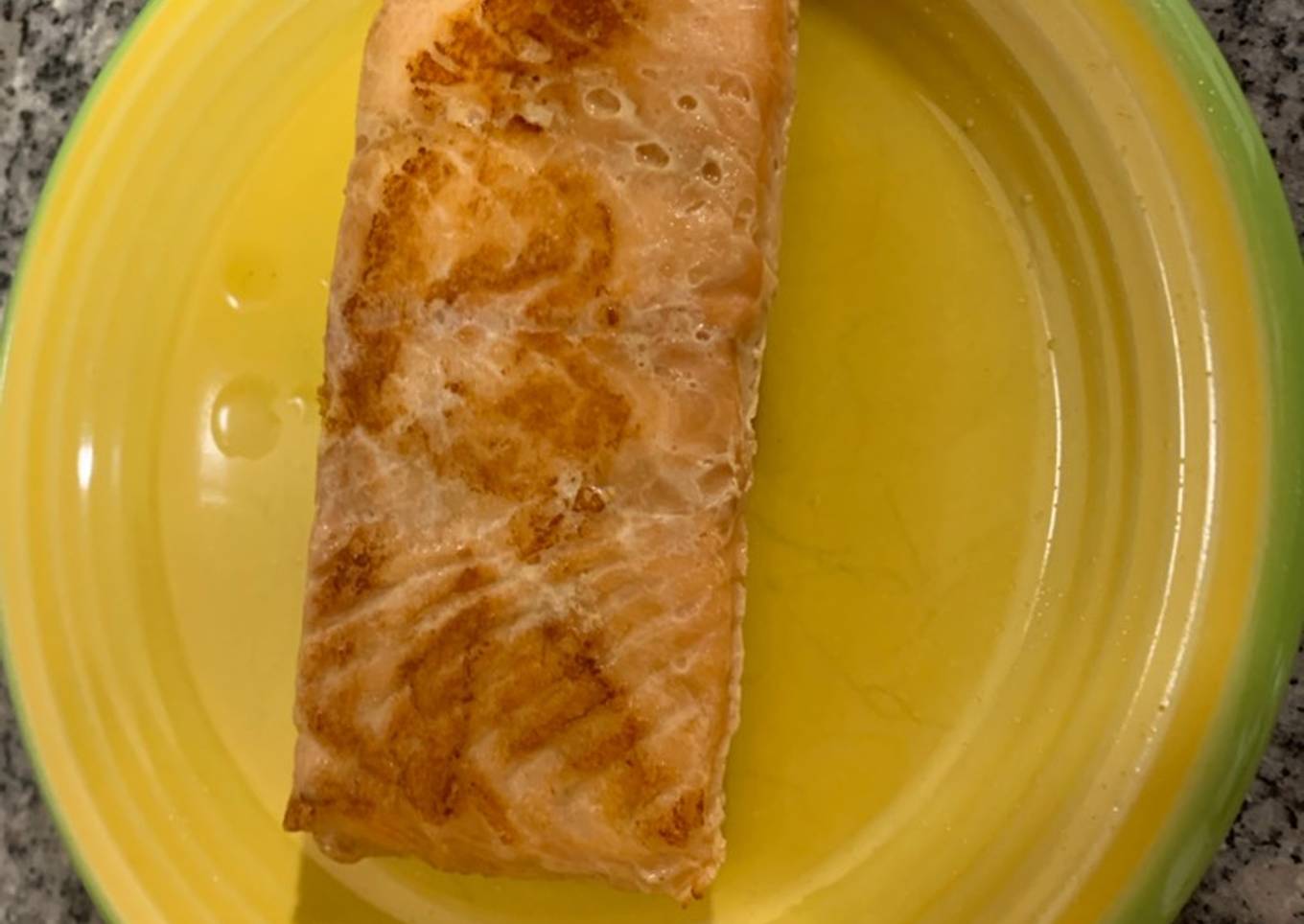 Salmón marinado en salsa de soja