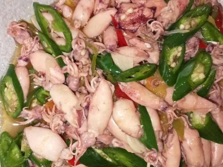 Cara Gampang Menyiapkan Tumis cumi asin cabe ijo Enak Dan Mudah