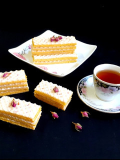 عکسی از دستور حلوا زعفرانی با نان میکادو 😋😍