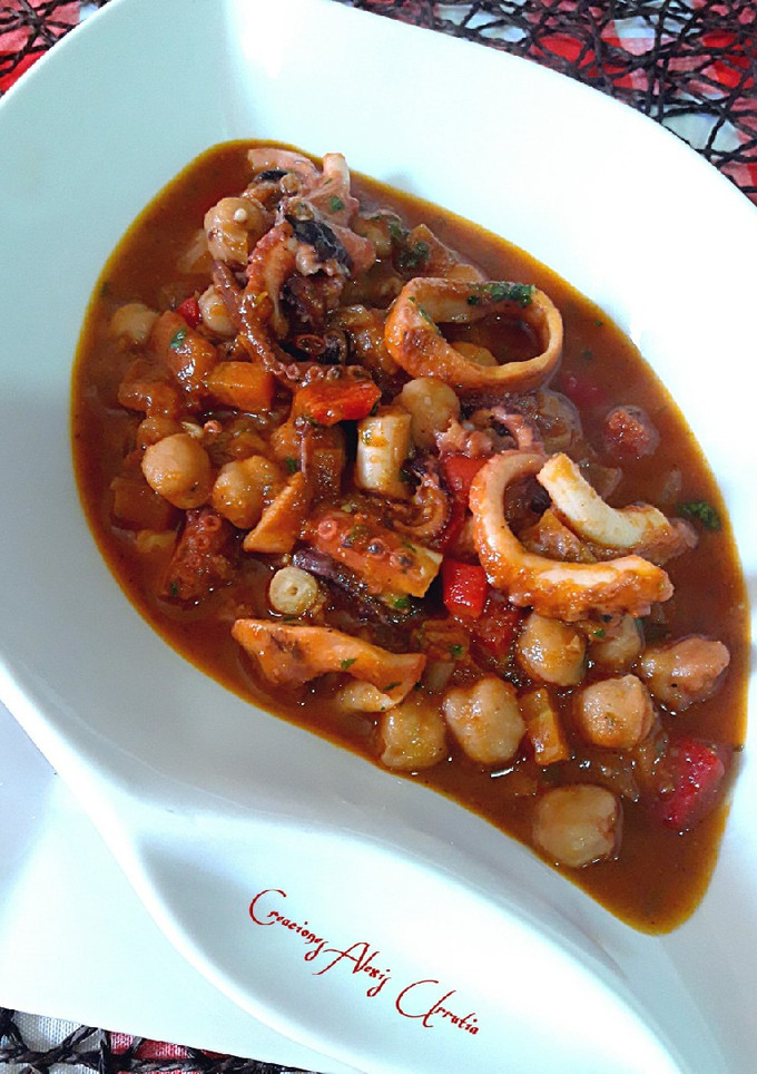 Una foto de Pulpitos con garbanzos