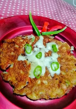 A picture of Spanish Cheese omelette in desi style. 🍳🧀.