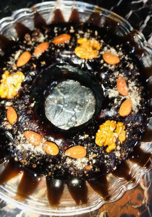 A picture of Donut cake 💕ڈونٹ کیک💕.