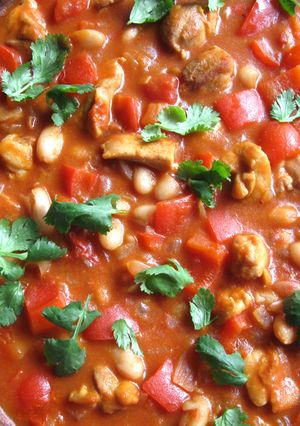 A picture of Chicken & White Beans Chilli Con Carne.