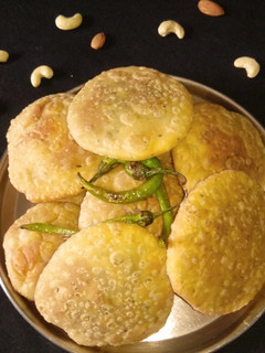 राजस्थानी खस्ता उड़द दाल कचौरी (rajasthani Khasta urad dal kacho रेसिपी मुख्य फोटो