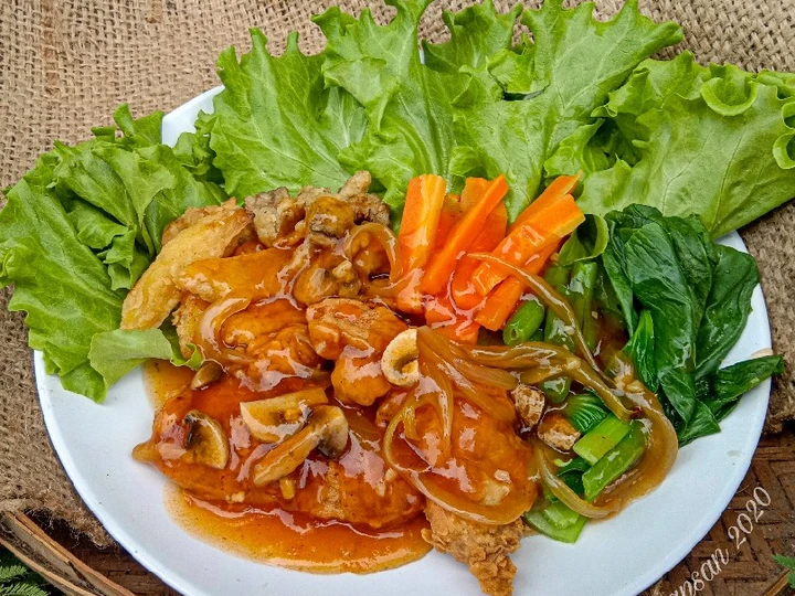 Easy Steps to Prepare Recipes Steak ayam mix potato wedges with brown mushroom sauce the Delicious Tasty.