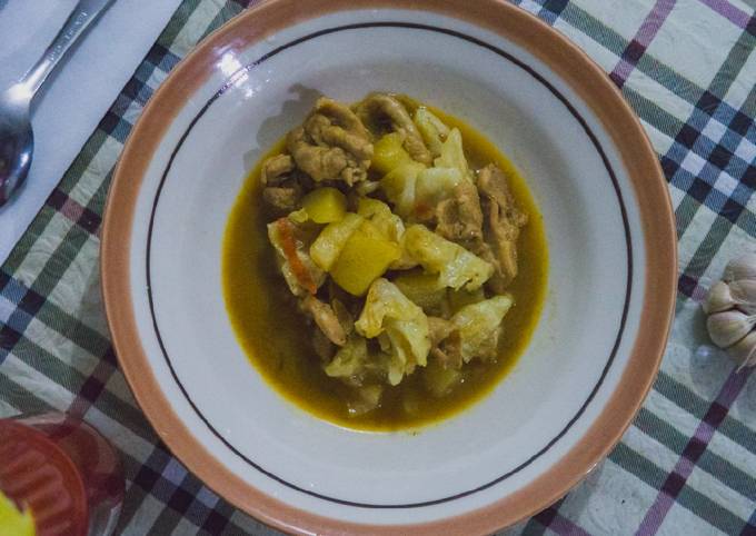 Chicken curry with instant seasoning