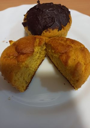 Una foto de Magdalenas de avena, mandarina y chocolate