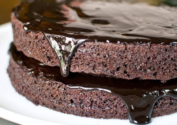 How to Prepare Eggless Chocolate Ganache Cake in A Minutes for Beginners