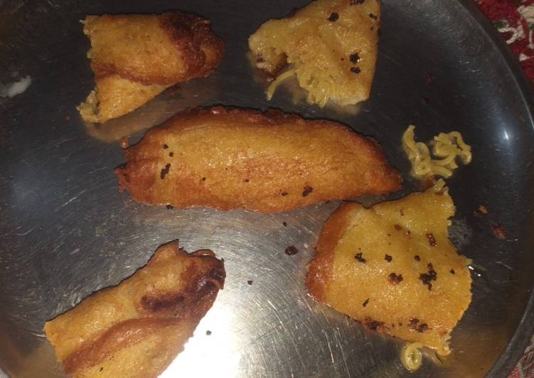 Steps to Cook Ultimate Cheesy Maggi Bread Rolls