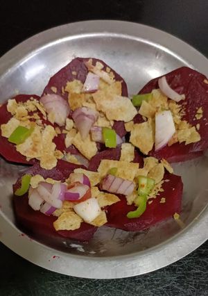 બીટ ચાટ (Beetroot Chaat Recipe In Gujarati) રેસીપી મુખ્ય ફોટો
