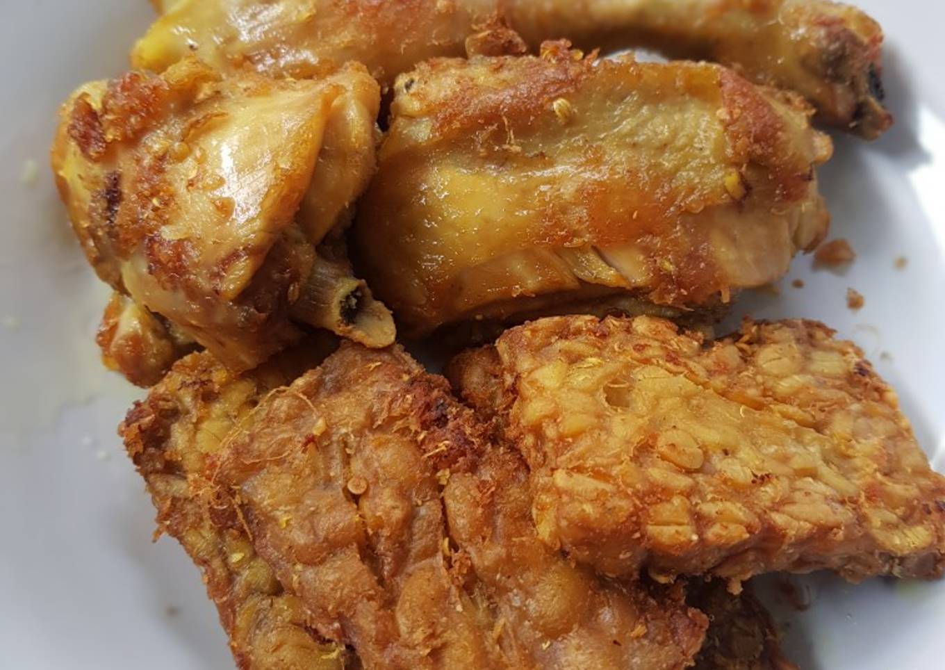 Ayam dan tempe ungkep goreng