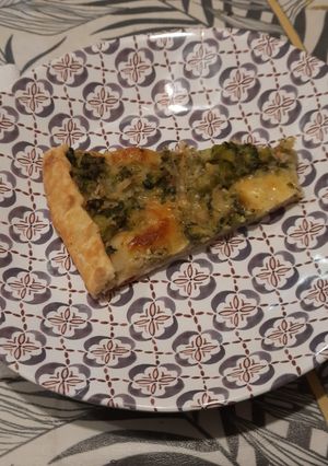 Una foto de Tarta de brócoli, cebolla y quesos