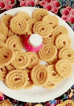 A picture of Multi grain chakri.