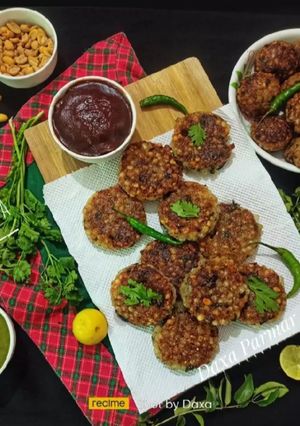 A picture of Falhari Sabudana Vada / Sago Balls Vada.