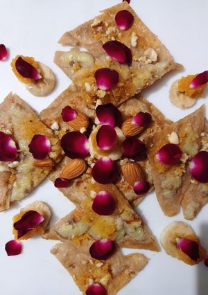 ड्राई फ्रूट बनाना बूँदी पराठा (dry fruits banana boondi paratha recipe in Hindi) रेसिपी मुख्य फोटो