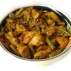 Potato beans stir fried (Bodi) A picture of Potato beans stir fried (Bodi).