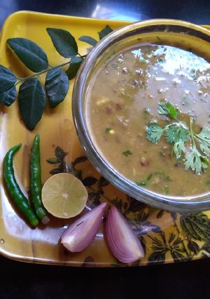 A picture of Misali cha waran mix lentil dal.