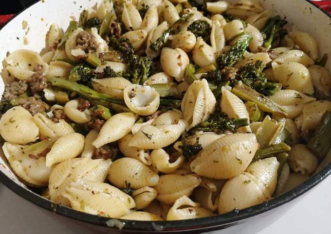 Step-by-Step Guide to Prepare Award-winning Conchiglie Rigate With Italian Sausage And Broccolini