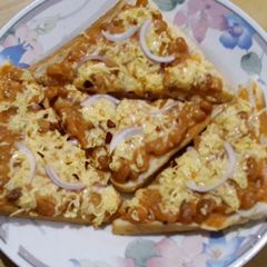 A picture of Baked beans toast.