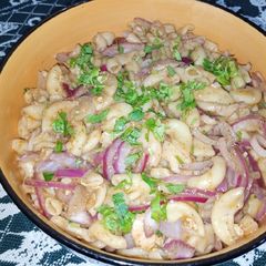 A picture of Onion Chicken Macaroni.