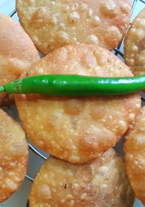 सत्तू की क्रिस्पी पूरी (Sattu ki crispy puri recipe in hindi) रेसिपी मुख्य फोटो
