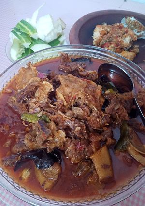 Foto resep Semur daging sapi pedes manis