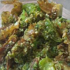 A picture of Ikan asin kapas sambal hijau.