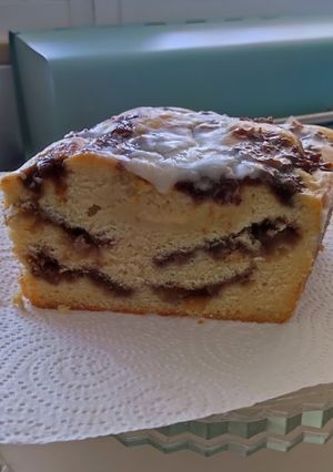 Una foto de Cake de manzana caramelizada y nueces