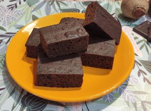 Gluténmentes céklás brownie datolyával édesítve recept fotója