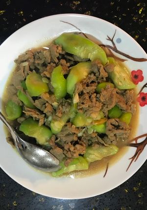 Hình của món Thịt bò xào mướp.