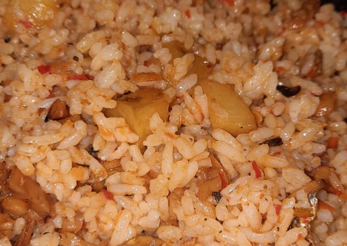 Bagaimana Menyiapkan Nasi goreng campur teri tempe Anti Gagal