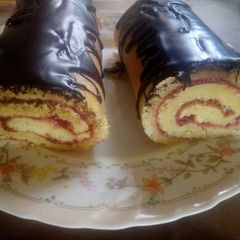 Swiss roll A picture of Swiss roll.