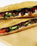 Σάντουιτς ολικής με φέτα και ελιά. 🥪