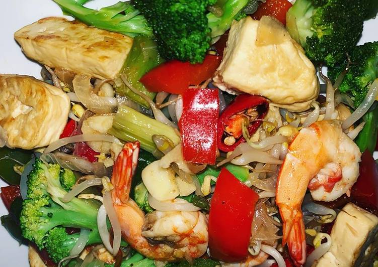 Mix vegetables with shrimp