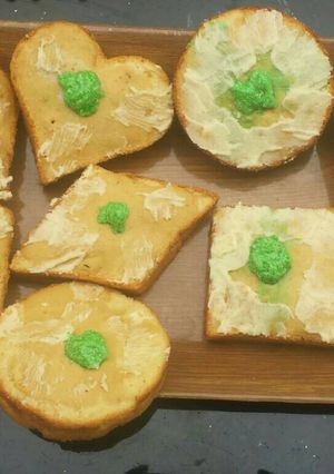 A picture of Lemon cake with rough butter iced.