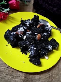 કાળા તલ નુ કચરીયુ (Black Til Kachariyu Recipe In Gujarati) રેસીપી મુખ્ય ફોટો