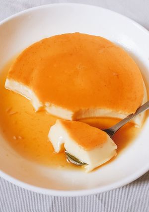 A picture of Rice Cooker Flan.