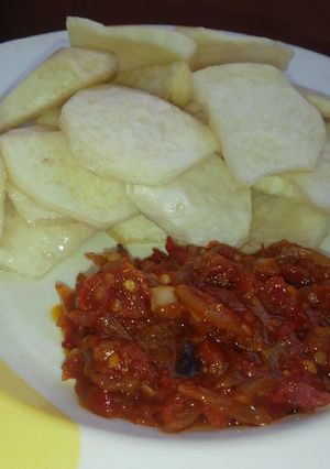A picture of Fried Yam With Sauce.