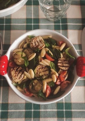 Foto di Pasta Fredda con Verdure Grigliate