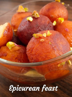 A picture of Gulab Jamun.