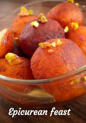 A picture of Gulab Jamun.