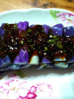 涼拌茄子佐塔香蒜辣醬 的食譜成品照片