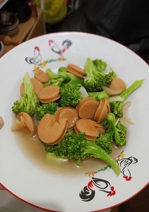 Foto resep Tumis brokoli sosis