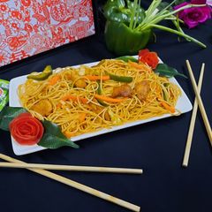 A picture of Chicken 🐔 and mix Vegetables 😋 Chowmein.