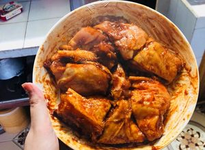 Hình của món Gà chiên sốt ớt Hàn Quốc.