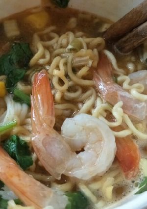 รูปของ มาม่าต้มยำกุ้งเครื่องแน่น