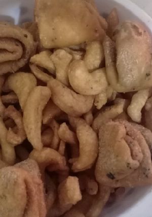 खस्ता मेथी मठरी रेसिपी मुख्य फोटो