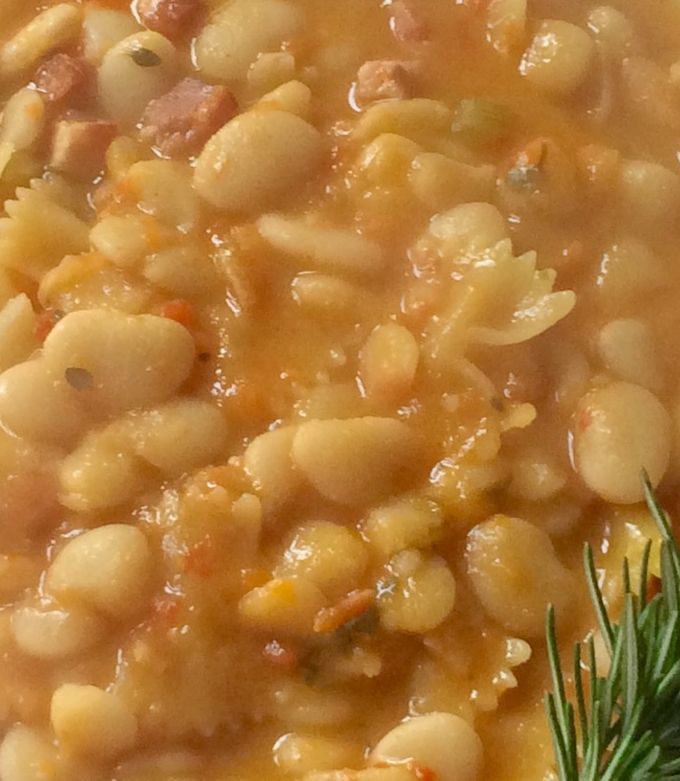 Una foto de Pasta y porotos
